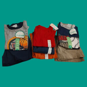 Boys Sz 2T +24Mo Clothes 7 Pc Bundle (3 Solid Shirts + 2 Sports Tees + 2 Shorts)
